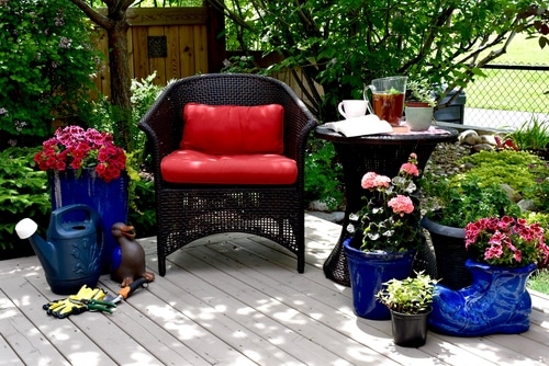 5 Ways to Decorate Your Small Deck