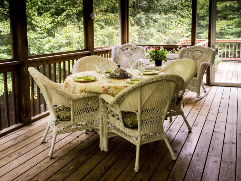 Keeping your Deck Scratch Free