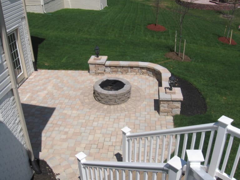 How to Design Your Patio For Year-Round Use
